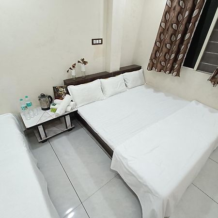 Treebo Yatri Grah Kshipra T Hotel Ujjain Eksteriør bilde