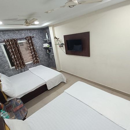 Treebo Yatri Grah Kshipra T Hotel Ujjain Eksteriør bilde