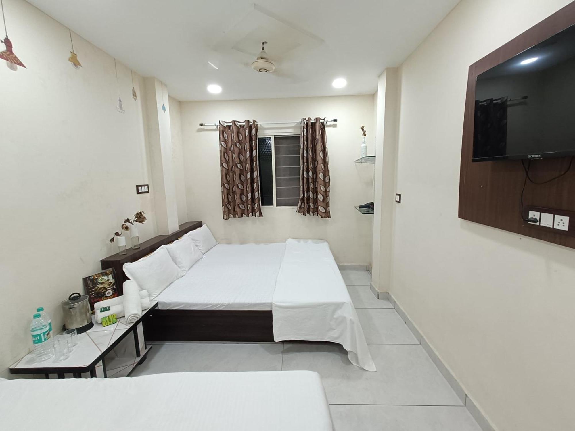 Treebo Yatri Grah Kshipra T Hotel Ujjain Eksteriør bilde