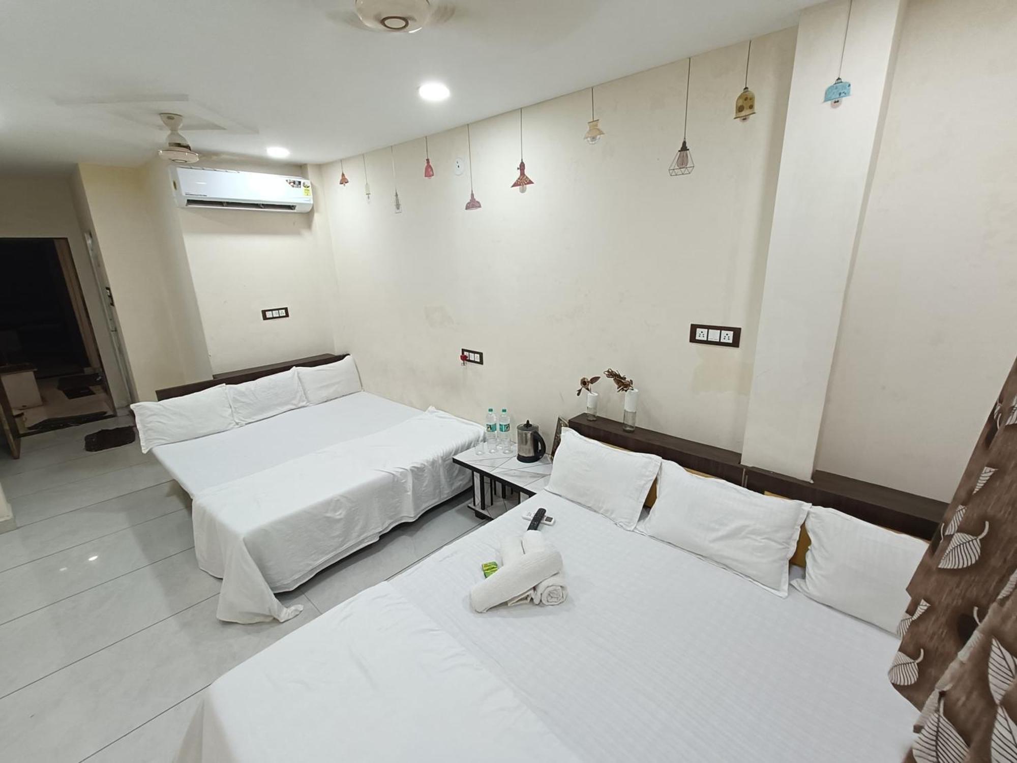 Treebo Yatri Grah Kshipra T Hotel Ujjain Eksteriør bilde