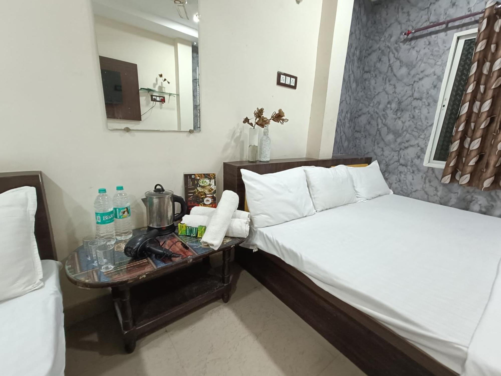 Treebo Yatri Grah Kshipra T Hotel Ujjain Eksteriør bilde